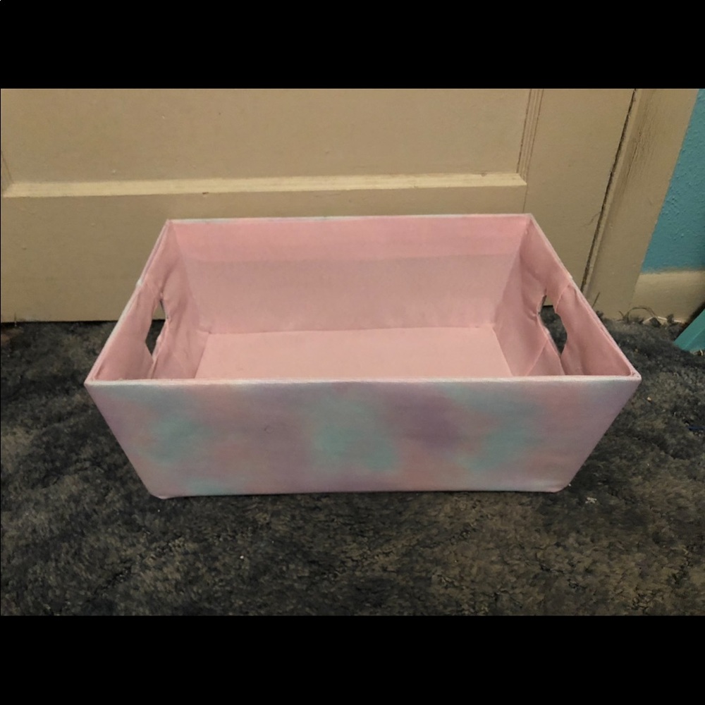 Large tie dye bin